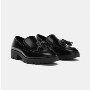 Zara black leather tasseled loafers